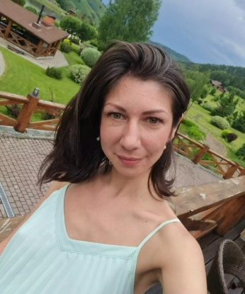 Мои услуги не оставят тебя равнодушным, ведь я знаю, как удовлетворить самые сокровенные желания. 💋
Со мной ты сможешь насладиться нежными ласками, горячими поцелуями и страстным сексом. Мой опыт поможет исполнить твои самые сокровенные фантазии. Я готова предоставить тебе нежность и открытость, которую ты заслуживаешь. 💕
У меня есть отличные отзывы от предыдущих клиентов, которые подтверждают высокое качество моих услуг. Фото, которые ты видишь, на 100% соответствуют моей внешности. Я искренне жду возможности порадовать тебя своими навыками и страстью. 📸
Не упусти шанс испытать настоящую эйфорию со мной, запиши нашу встречу прямо сейчас! Живу в Москве, и моя квартира всегда готова принять тебя в гостях. Отдайся моим ласкам и получи незабываемое удовольствие. Жду тебя, милый! 💫 Алёна